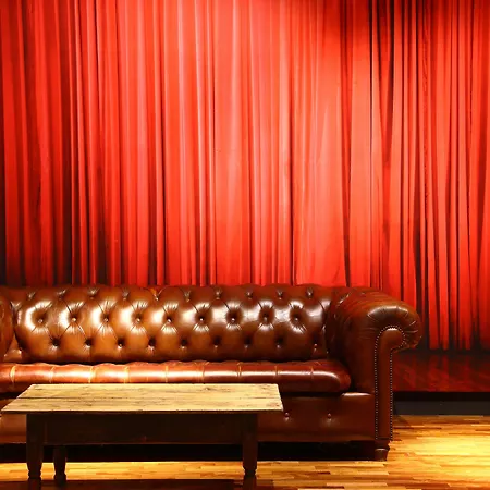 ホステル ポシュテル プレミアム ビルバオ