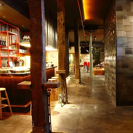 毕尔巴鄂波希特尔 - 高级旅舍