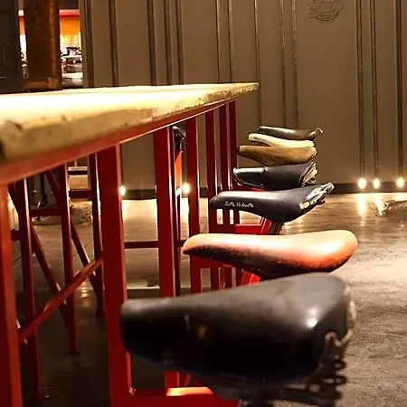 Poshtel - Premium Hostel