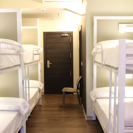 旅馆 毕尔巴鄂波希特尔 - 高级旅舍 *